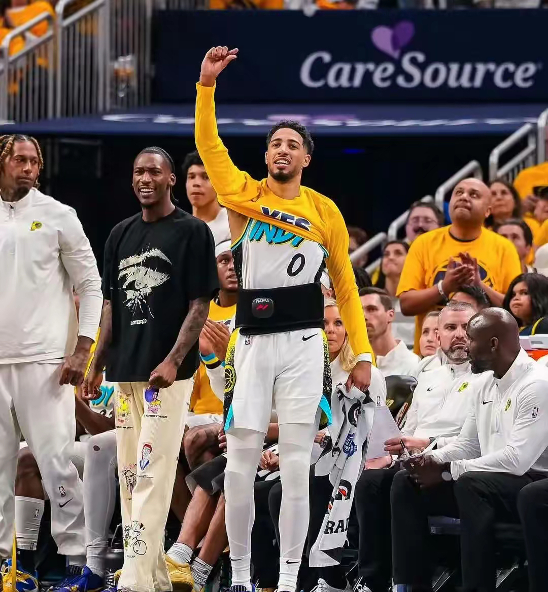 今晨密尔沃基雄鹿迎来里程碑——NBA季后赛节点到来,球迷炸锅,球队文化再被提及的简单介绍 今晨密尔沃基雄鹿迎来里程碑——NBA季后赛节点到来,球迷炸锅,球队文化再被提及的简单介绍