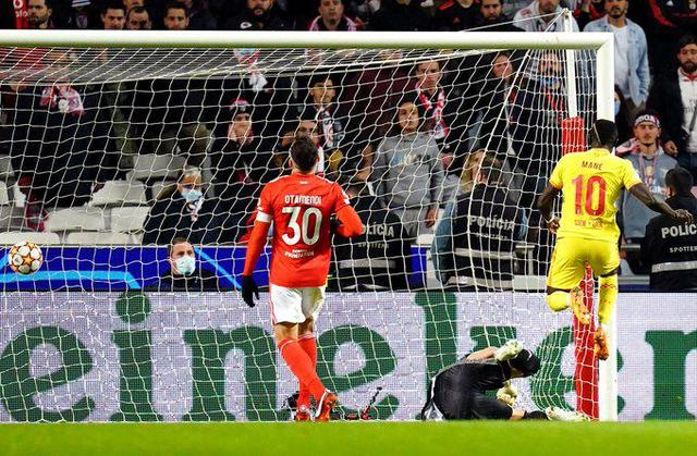 雨果43险胜梁靖昆将与王楚钦争冠