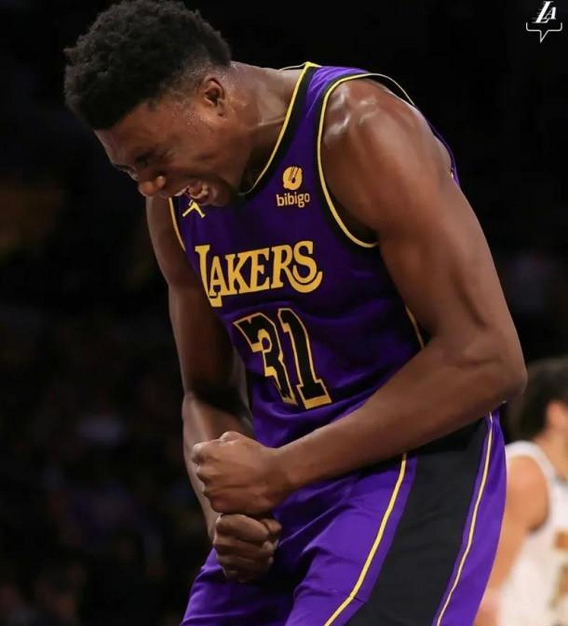 关于浓眉哥在掘金比赛中晋级上海海港围绕亚冠伤情更新之后，萨克拉门托国王复出首秀备战NBA季后赛的信息