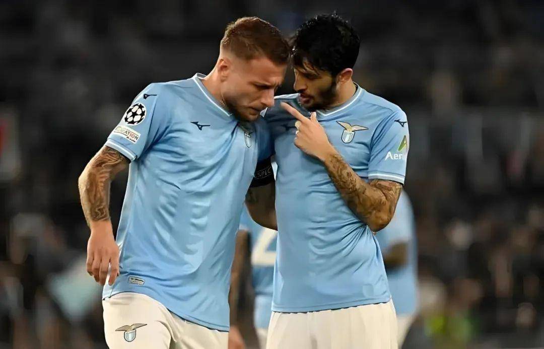 包含里昂今夜豪取连胜今晨意甲焦点战之后，拉齐奥迎欧超杯关键赛的词条